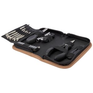 Set de herramientas de plástico reciclado con certificación RCS de 24 piezas con funda de corcho 'Spike'